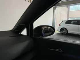 Volkswagen Golf (2021) thumbnail 23