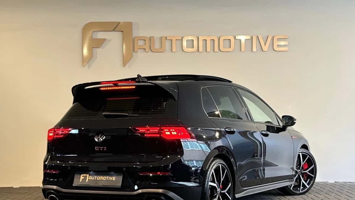 Volkswagen Golf (2022) — foto 1
