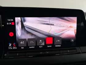 Volkswagen Golf (2022) thumbnail 31