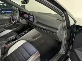 Volkswagen Golf (2022) thumbnail 35