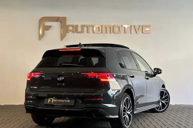 Volkswagen Golf (2025) thumbnail 3