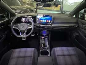 Volkswagen Golf (2025) thumbnail 4