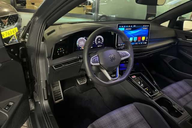 Volkswagen Golf (2025) thumbnail 5