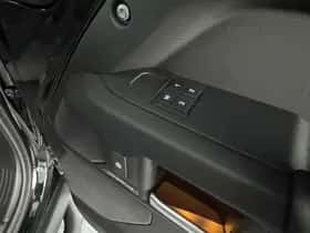 Land Rover Defender (2026) thumbnail 29