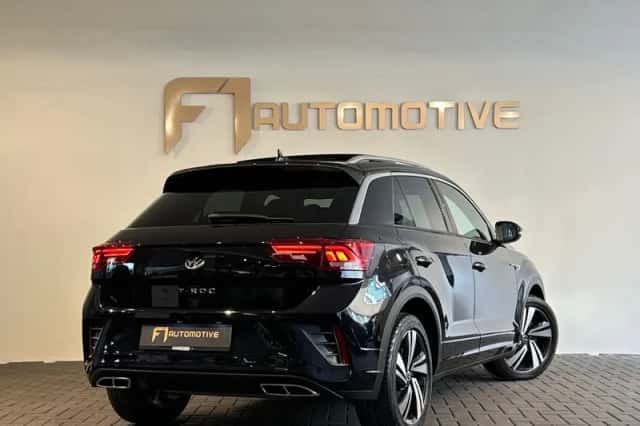 Volkswagen T-Roc (2022) thumbnail 3