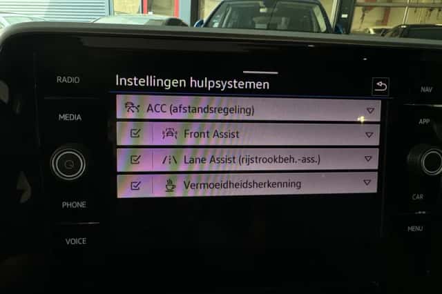 Volkswagen T-Roc (2022) thumbnail 27