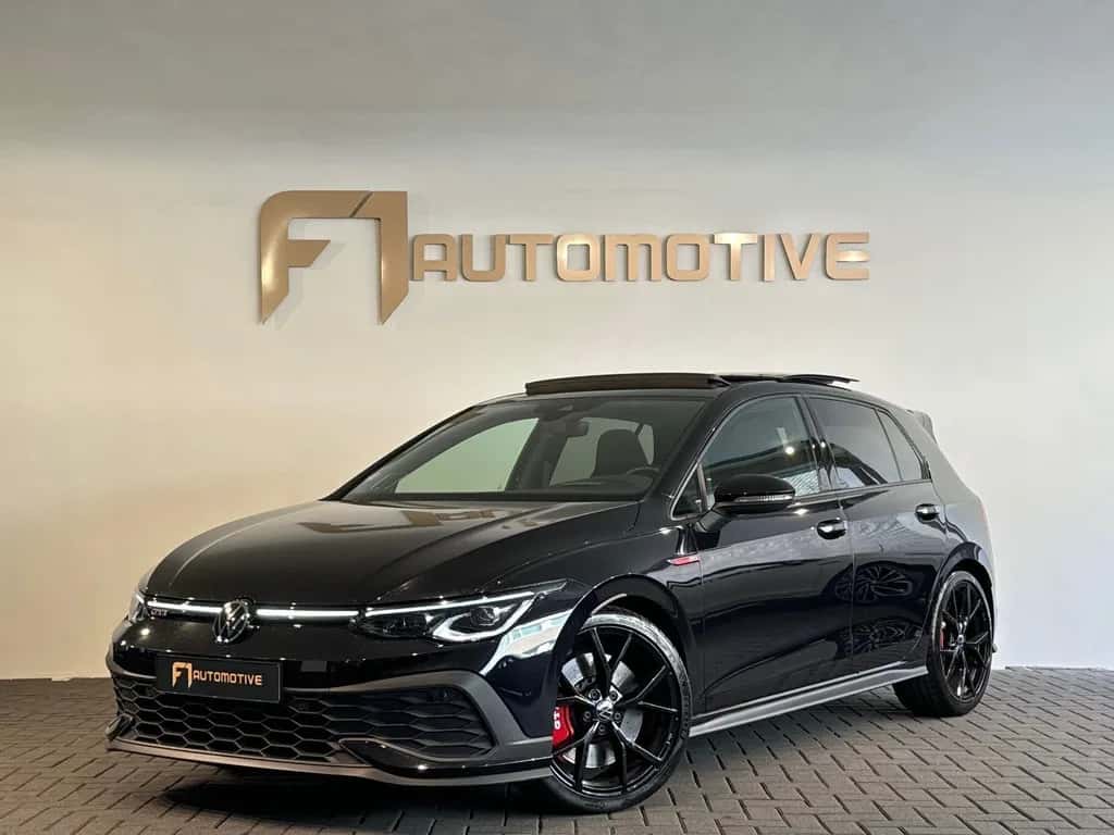 Volkswagen Golf (2022) — foto 1