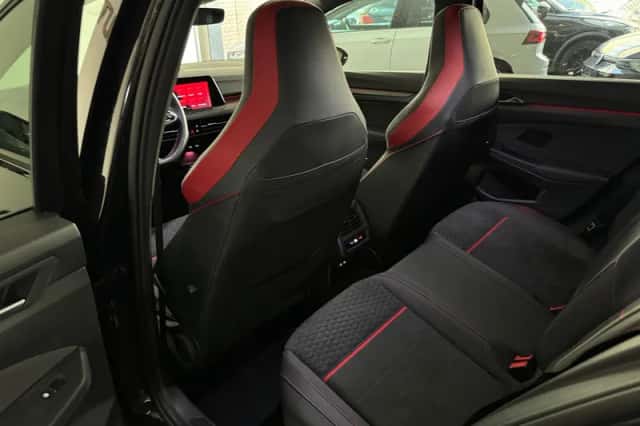 Volkswagen Golf (2022) thumbnail 22
