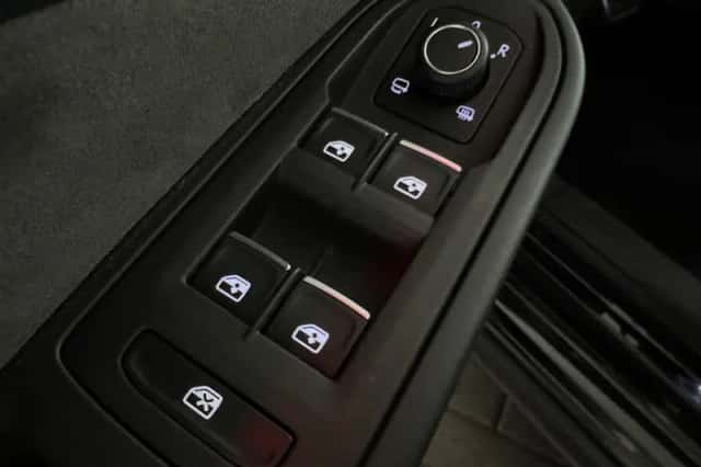Volkswagen Golf (2022) thumbnail 25