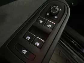 Volkswagen Golf (2022) thumbnail 25