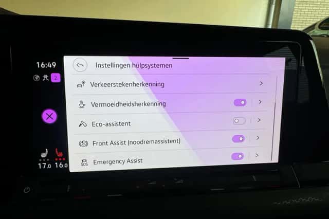 Volkswagen Golf (2024) thumbnail 21
