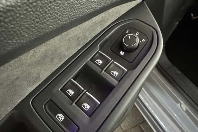 Volkswagen Golf (2024) thumbnail 26