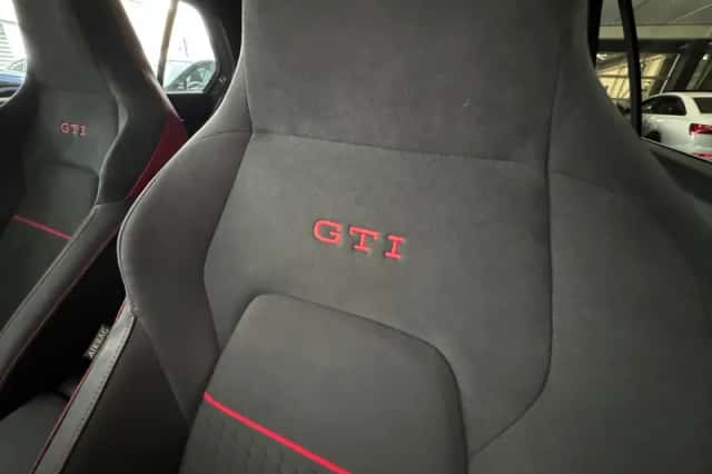 Volkswagen Golf (2024) thumbnail 27