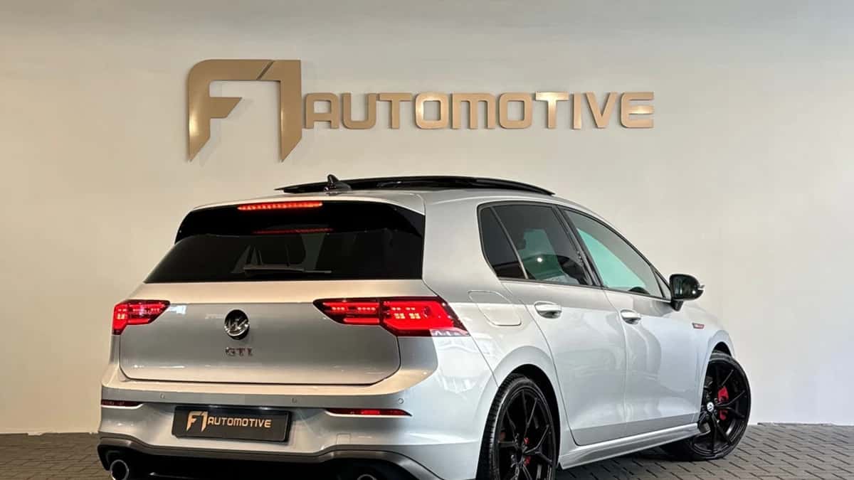 Volkswagen Golf (2021) — foto 1
