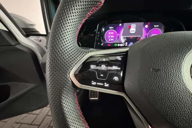 Volkswagen Golf (2021) thumbnail 14