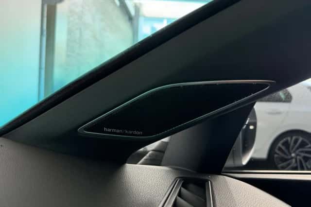 Volkswagen Golf (2021) thumbnail 21