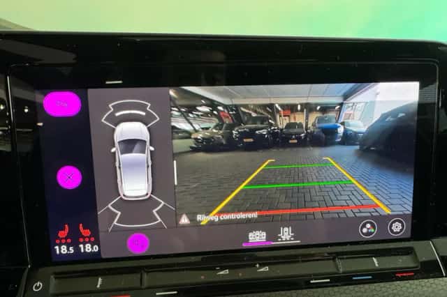 Volkswagen Golf (2021) thumbnail 25