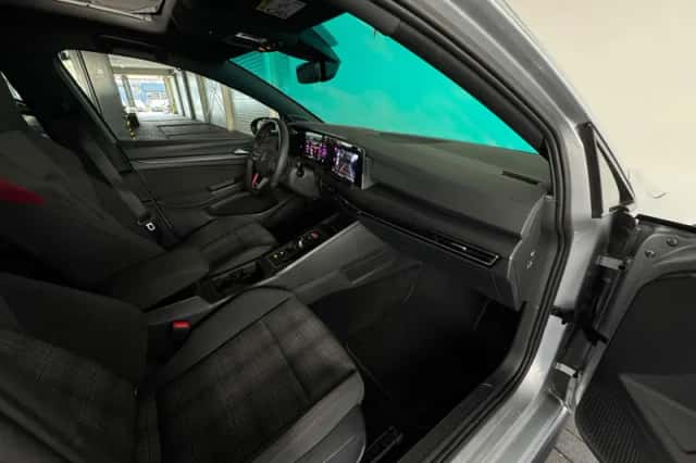 Volkswagen Golf (2021) thumbnail 32