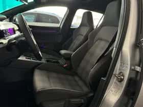 Volkswagen Golf (2021) thumbnail 6