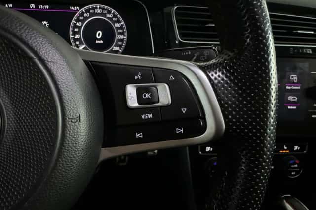 Volkswagen Golf (2019) thumbnail 16
