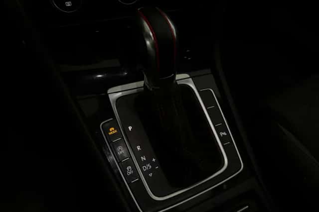 Volkswagen Golf (2019) thumbnail 24