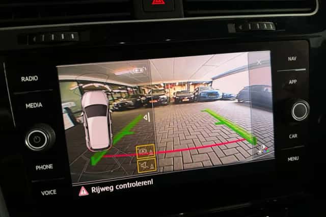Volkswagen Golf (2019) thumbnail 25