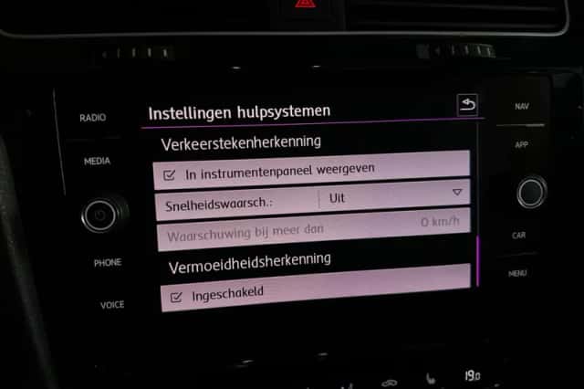 Volkswagen Golf (2019) thumbnail 30