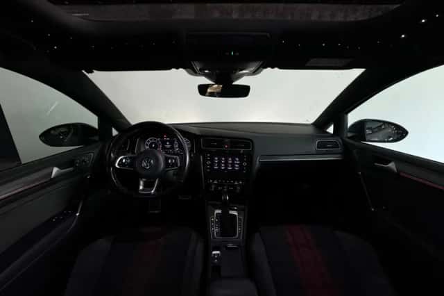 Volkswagen Golf (2019) thumbnail 4