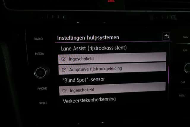 Volkswagen Golf (2019) thumbnail 31