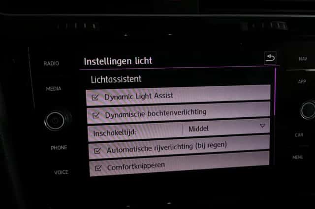 Volkswagen Golf (2019) thumbnail 33