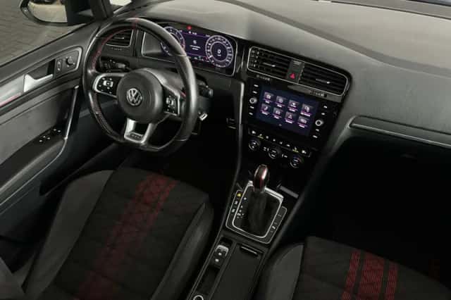 Volkswagen Golf (2019) thumbnail 36