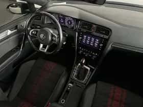 Volkswagen Golf (2019) thumbnail 36