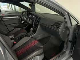 Volkswagen Golf (2019) thumbnail 37