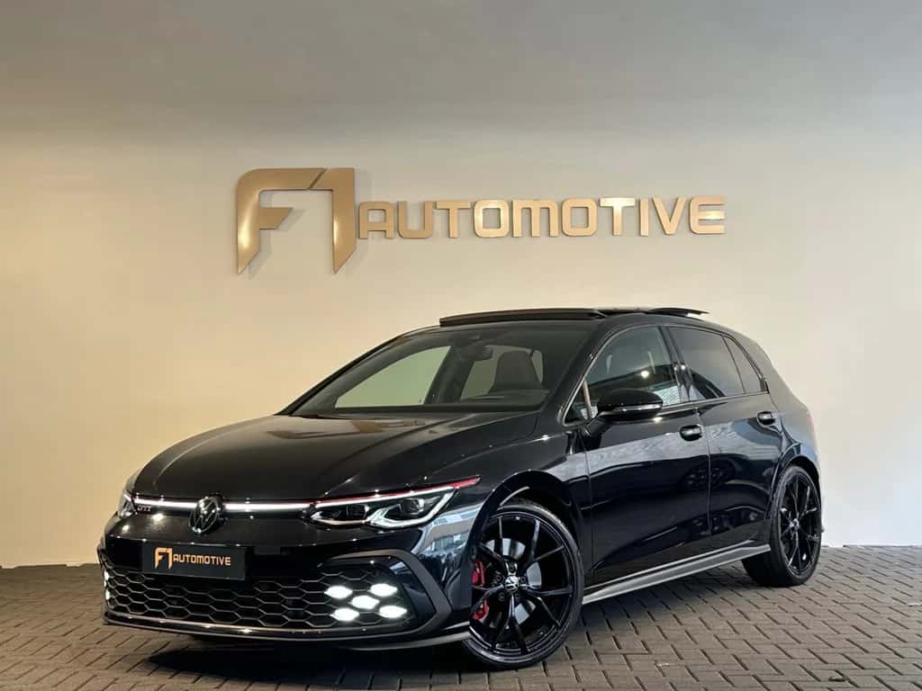 Volkswagen Golf (2023) — foto 1