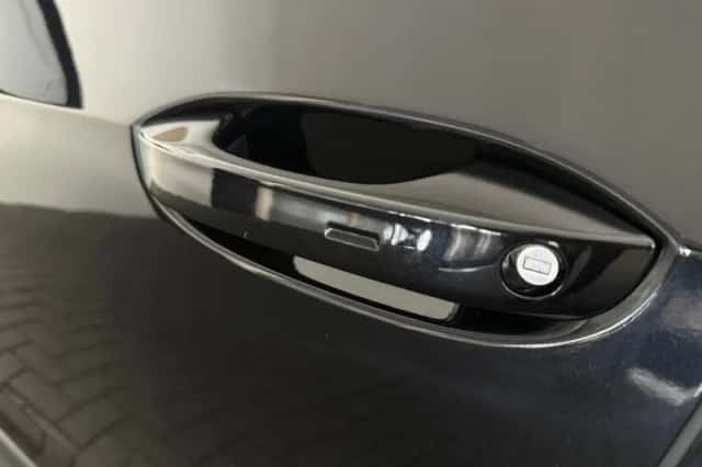 Volkswagen Golf (2023) thumbnail 18