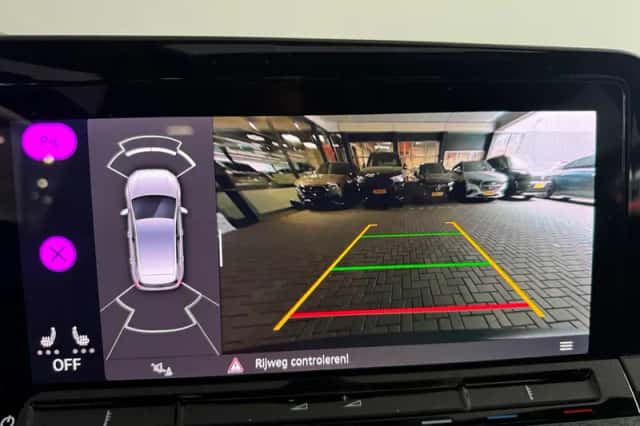 Volkswagen Golf (2023) thumbnail 23