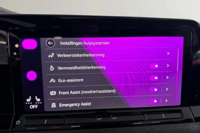 Volkswagen Golf (2023) thumbnail 25