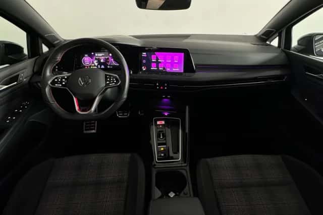 Volkswagen Golf (2023) thumbnail 4