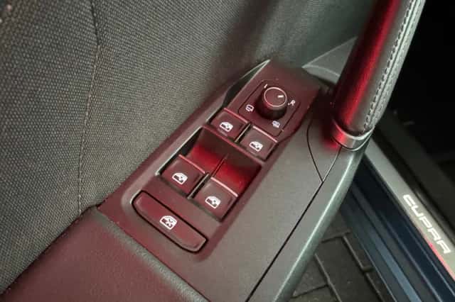 CUPRA Leon (2021) thumbnail 21