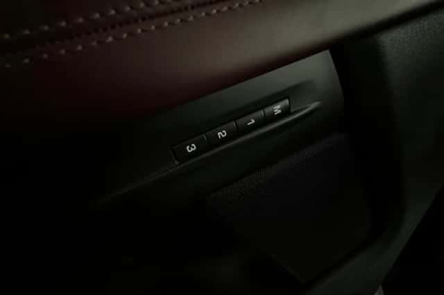 Land Rover Range Rover Evoque (2021) thumbnail 18
