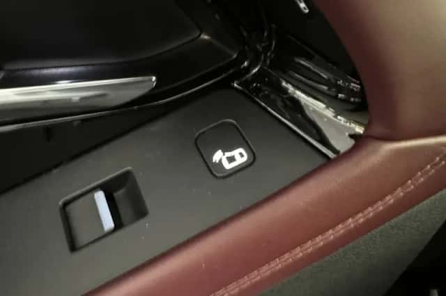 Land Rover Range Rover Evoque (2021) thumbnail 24