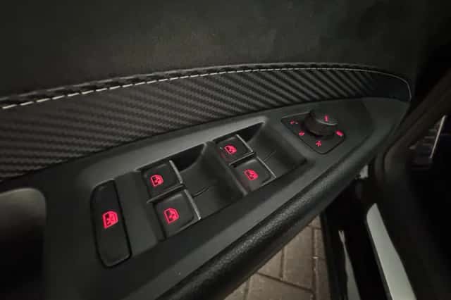 SEAT Leon (2018) thumbnail 23