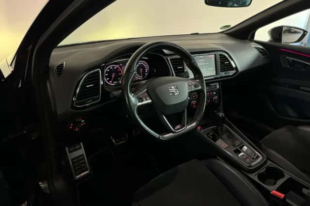 SEAT Leon (2018) thumbnail 5