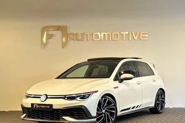 Volkswagen Golf (2021) thumbnail 1