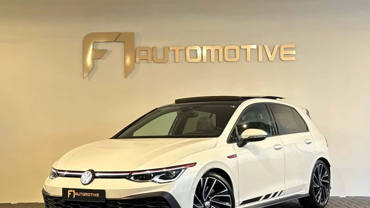 Volkswagen Golf (2021) — foto 1