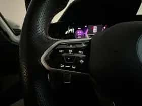 Volkswagen Golf (2021) thumbnail 14