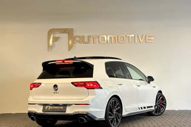 Volkswagen Golf (2021) thumbnail 3