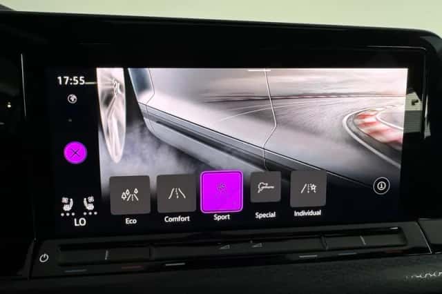 Volkswagen Golf (2021) thumbnail 34