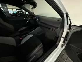 Volkswagen Golf (2021) thumbnail 36