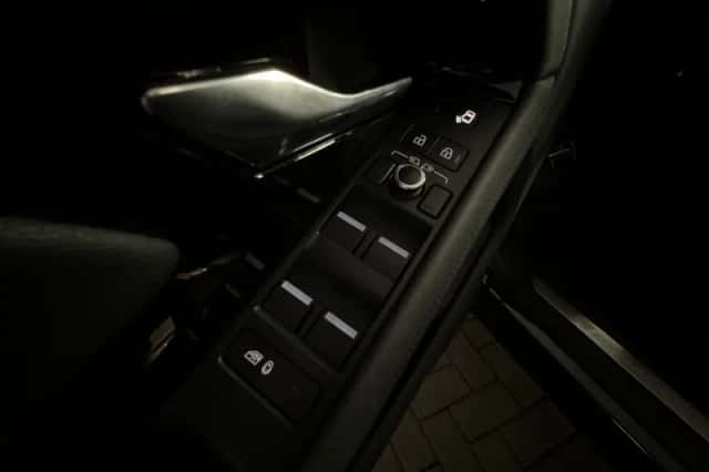 Land Rover Range Rover Evoque (2021) thumbnail 16